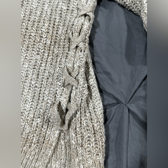 Lace up sweater - Picture 3 of 5